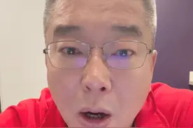 拜仁主场迎战奥格斯堡，更换完主场草皮的拜仁能否延续连胜势头？ #dou来足球季 #足球合伙人视频封面