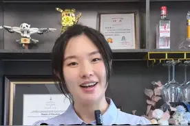 宾补和双宾语怎么区分？ 很多同学搞不清楚这两者的区别，今天一个方法带你快速掌握#小蕾老师 #小蕾英语 #英语语法 #英语没那么难