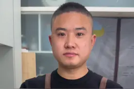 酒店的蒜蓉粉丝蒸生蚝为啥好吃？熬金银蒜蓉酱有技巧，鲜嫩多汁 蒜香十足#蒜蓉生蚝 #生蚝 #蒜蓉酱 #抖音美食推荐官视频封面