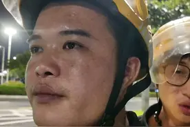 深圳骑手深夜载失业小伙回家，又送奶茶又连爆金句安慰，“走得快慢无所谓，走下去才重要”、“实在不行就跟我跑外卖！”#外卖小哥  #骑手  #励志  #治愈