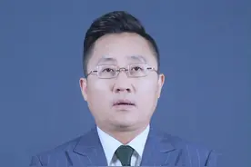 副教授被指曾发不雅照骚扰女毕业生  让害群之马藏无可藏 #副教授被指曾发不雅照骚扰女毕业生 #师德失范 #大v说 #声量计划视频封面