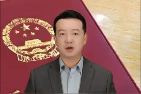 明年起！适龄男子都要登记！ 新年度兵役登记工作将于2025年1月1日开始。我国《兵役法》明确国家实行兵役登记制度，每名男性青年在年满18周岁时都要履行兵役登记义务。也就是说年满18岁的男生当不当兵，都必须完成兵役登记，否则会影响上大学、找工作，后果很严重！#兵役登记视频封面