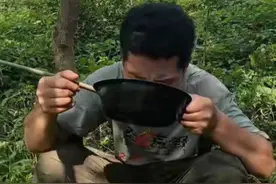 “七星山杯”荒野求生决赛第5天：湘西土家族小伙自制渔笼捕鱼成功，连鱼汤都喝光了#七星山杯 #荒野求生 #野外生存 #捕鱼