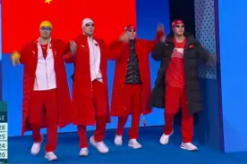 创造历史！由徐嘉余、覃海洋、孙佳俊、潘展乐组成的中国队击败美国队，夺得男子4×100米混合泳接力金牌！这是中国游泳队首次获得该项目的奥运金牌。#巴黎奥运会视频封面