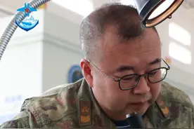 海军“兵王”用机床打生鸡蛋，毫厘之差关乎战场胜负！ #大国工匠 #兵王 #展现真正技术的时候到了 (叶昀翰 米家湦 张宇航 杨帅|编辑:张力元|编审:赵阳)