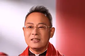乙巳蛇年将至，喜逢长影成立80周年。长影集团党委书记、董事长庄严携全体员工恭祝全国人民蛇年行大运，万事皆顺心！欢迎大家到长影走一走，看一看！@长影集团 #长影成立80周年