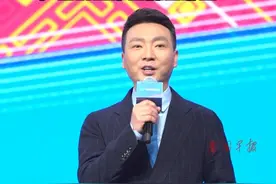 炸场直拍！“国民男神”康辉来到南宁啦，广西的迷弟迷妹在哪里？#康辉#2025中国网络媒体论坛#我的广西三月三DNA动了##广西三月三视频封面