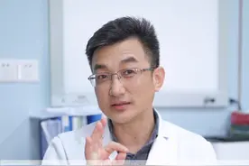 女生手上长了密密麻麻的小水泡，天生就是享福的命 #汗疱疹 #手指水泡 #抖出健康知识宝藏 #健康无畏自在如她  #她们的精选视频封面