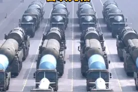 深海利剑震撼曝光 巨浪3潜射洲际导弹首次亮相#抗战胜利80周年  #我们的胜利  #媒体精选计划