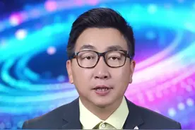 这就是“扫地僧”的实力吗? 50岁食堂阿姨围裙配雨靴示范攀绳看呆特警！ #万万没想到#特警训练视频封面