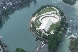 自驾游边城茶峒古镇,应该怎么玩，必打卡的景点都有哪些 #旅行推荐官 #景点打卡 #自驾游视频封面