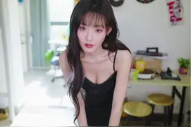 【完蛋我被美女包围：前传】第一章：在大学的最后一个生日