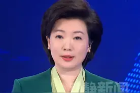 歼-15T首次在航母甲板对公众开放