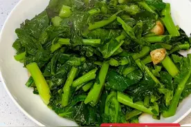 春菜“顶流”板蓝根青菜销量翻倍，比橙子VC含量还高，吃了能治感冒？医生提醒视频封面