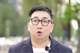 风口来了！deepseek+ai，一个人就是一个团队！ #deepseek #ai #赚钱视频封面