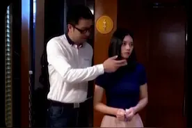 漂亮女学生，被禽兽教授盯上，为了前途选择隐忍 #电影解说视频封面