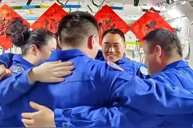 太空轮岗下班倒计时 神十九乘组将于4月29日返航视频封面