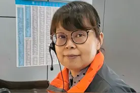 #120调度员4分钟隔空救回窒息婴儿  听到宝宝放声大哭的时候，跟着喜极而泣！#这样的120调度员必须赞视频封面