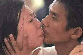 持续接吻58小时35分，世界最长吻纪录保持者夫妇12年后宣布分手，称两人已渐行渐远但仍为这项纪录自豪#社会百态 #真实事件 #世界最长吻纪录保持者宣布分手