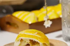 从小吃到大的中华糕点，永远都不会过时！#糯米老婆饼的做法  
#下午茶甜点#中式糕点 #爱烘培爱生活 视频封面