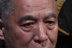#电视剧人世间 原著作者梁晓声泪洒人世间拍摄现场。#看人世间哭麻了 视频封面