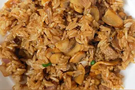 喂喂喂！快来整一碗香香的灵感菇炒饭！！ #当美食有了音乐灵魂 #灵感菇 #妈呀太香了 #炒饭视频封面