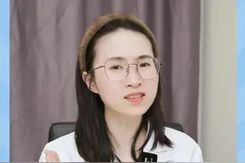 春季第一痛-蛇缠腰，30秒教你正确治疗！ #带状疱疹 #蛇缠腰 #带状疱疹后神经痛 #医学科普 #抖出健康知识宝藏视频封面