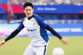 孙杨亮相抖音足球嘉年华广西站决赛#你有这么多元的方阵进入广西 #谁家挎斗运来一车体育明星  #孙杨 #抖音足球嘉年华广西站 #抖音足球嘉年华视频封面