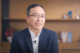 发布文案：荣耀AI智能体能理解屏幕内容，短期内无人超越。#荣耀Magic7视频封面