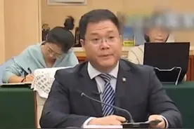 从灵魂砍价到双向奔赴！罕见病用药氯巴占价格谈判现场 #罕见病药品谈判现场再现灵魂砍价#医保砍价现场1分1毛都要尽力争取视频封面