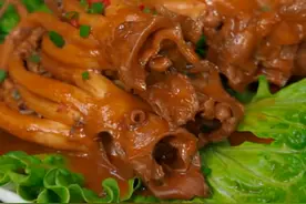 这个老表，吃不了还要兜着走 #春雨计划  #100种美好生活 #剁辣椒 视频封面