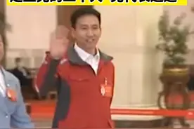 刚刚，京东快递小哥宋学文走上了党的二十大“党代表通道”！#中国快递千亿时代 #把幸福快递回家 #党的二十大 视频封面
