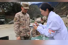 暖心！陆军第九五四医院把优质医疗服务送到边防一线 （同亚峰、周驿盟、张丹）#高原战士  #送医送药  #医疗服务  #军医视频封面