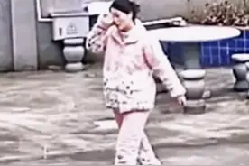 近日，湖南湘潭，妻子送丈夫外出务工，人前看似不在意，背后却偷偷抹起了眼泪！#暖心 视频封面