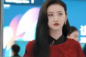 景甜回应手术传闻，做了腿部手术，目前正在努力做康复训练，“一切都很顺利，大家不要太担心 ”视频封面