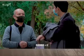 #扔掉地图“我就迷个路哈哈哈哈哈” 本来，迷路是一件坏事情，是糟糕的，是需要被克服的。有一位小女孩却不这样认为呢。#久久为功向心而行视频封面