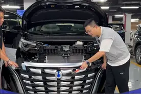 6台MPV的防撞梁对比，真实写照，供大家参考。#商务车改装 #腾势d9 #别克gl8 #传祺m8 #赛那视频封面