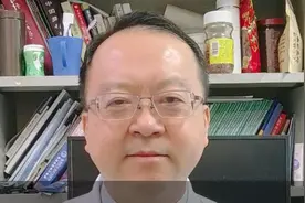 脚底板疼怎么办？疼痛科医生支你三招 #硬核健康科普行动  #岳剑宁医生 #疼痛科 #足底筋膜炎 #头条作品双星激励计划视频封面