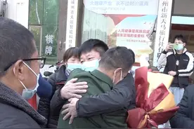 万万没想到，两名山东籍男子相伴去嵊州寻亲，两人竟是血浓于水的亲兄弟！冥冥之中的缘分！ #浙江dou知道 #寻亲（供稿：嵊州市公安局）视频封面