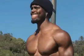 监狱里的男人为何肌肉很大？详解俯卧撑，让你高效练出大肌肉！视频封面