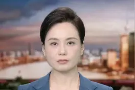 #奔驰女司机亮证风波愈演愈烈 舆论要的不是“她不是谁” 而是“她到底是谁” #媒体精选计划#东方快评