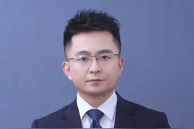 美政府撤销哈佛国际招生资格 #特朗普对哈佛留学生开刀  神仙打架 凡人遭殃！#哈佛回应现有外国学生必须转学 #中方回应哈佛被禁止招收国际学生 #声量计划 #大v说视频封面