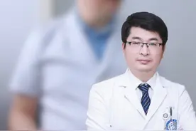 全切后一期重建——把失去的美丽找回来！ #华西杜正贵 #乳腺癌 #乳腺腔镜手术 #二期一期重建 #癌症患者视频封面