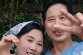 今天我的男孩为我染了一条独一无二的裙子，我会一直珍惜这份礼物#潘姥姥#扎染#非遗里的女性魅力#百young非遗计划#抖音非遗计划视频封面