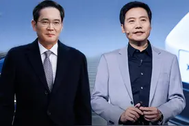 三星李在镕拜访雷军，让我想起了十年前雷军的至暗时刻：喝光五瓶红酒，四次负荆请罪，小米得罪三星后的十年逆袭路#掘金计划2025 #三星李在镕 #雷军 #小米