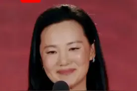 2025#中国电影导演之夜  《出走的决心》中饰演李红的咏梅获2024年度女演员。