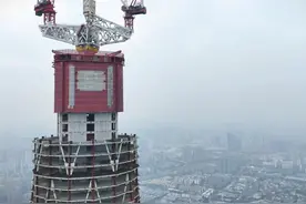 航拍-成都绿地468大厦 成都绿地蜀峰468大厦，高468米，投资120亿视频封面