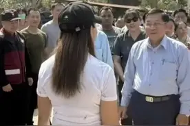 缅甸领导人敏昂莱慰问中国救援医疗队：感谢第一时间来缅提供帮助视频封面