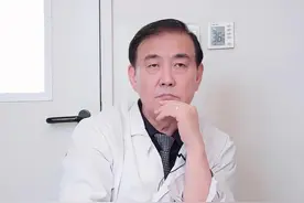 希望各位美女们，戴鲨鱼夹的时候尽量选一些轻便的款式#医生 #医学科普 #女性 #鲨鱼夹 视频封面