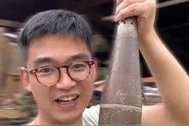 探秘世界上最危险的村庄！我花100万买到了一颗炸弹... 老挝炸弹村#公路旅行 #东南亚大冒险视频封面
